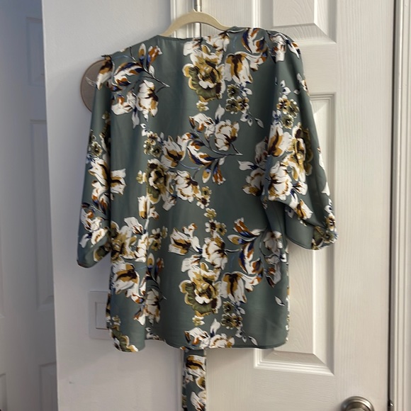 West Kei Costello Tie Front Kimono - Picture 5 of 7